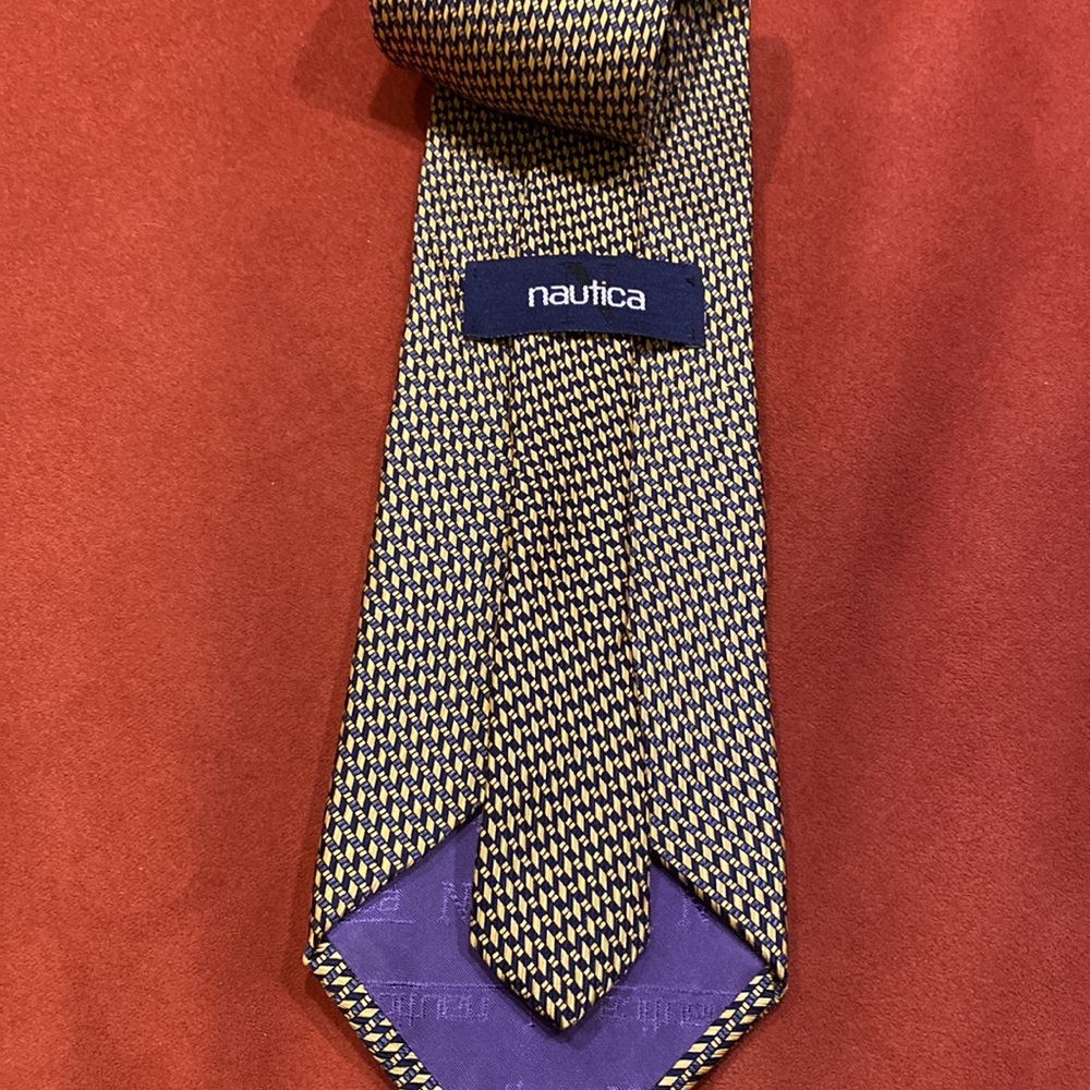 EUC Nautica silk tie